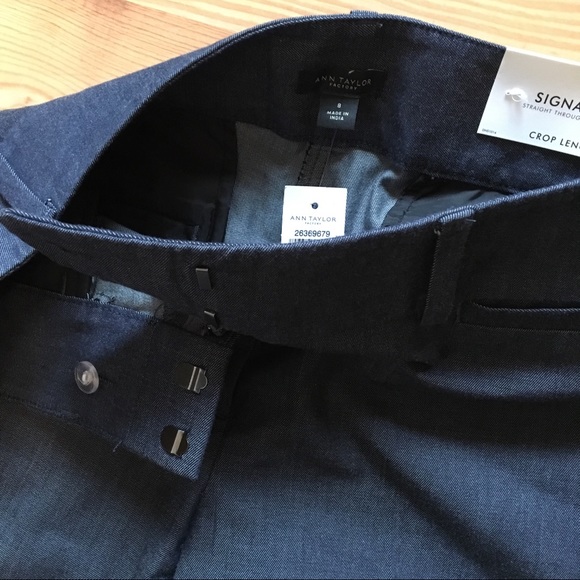 Ann Taylor Signature Crop Trouser - Picture 4 of 8